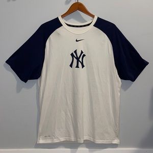 Men’s Nike MLB New York Yankees Dri-Fit T Shirt